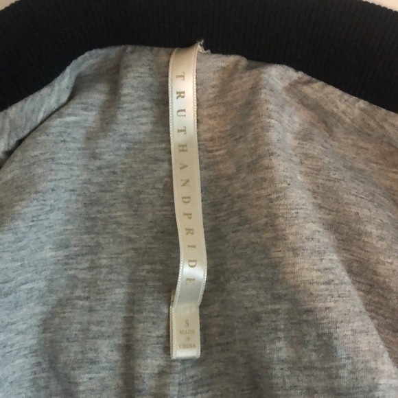 Truth and Pride top with zipper - Picture 6 of 9